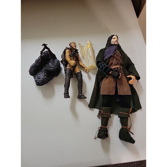 LORD OF THE RINGS Action Figure Lot  Aragon Sharku Rider Galadriel Gollum rock - Picture 9 of 9